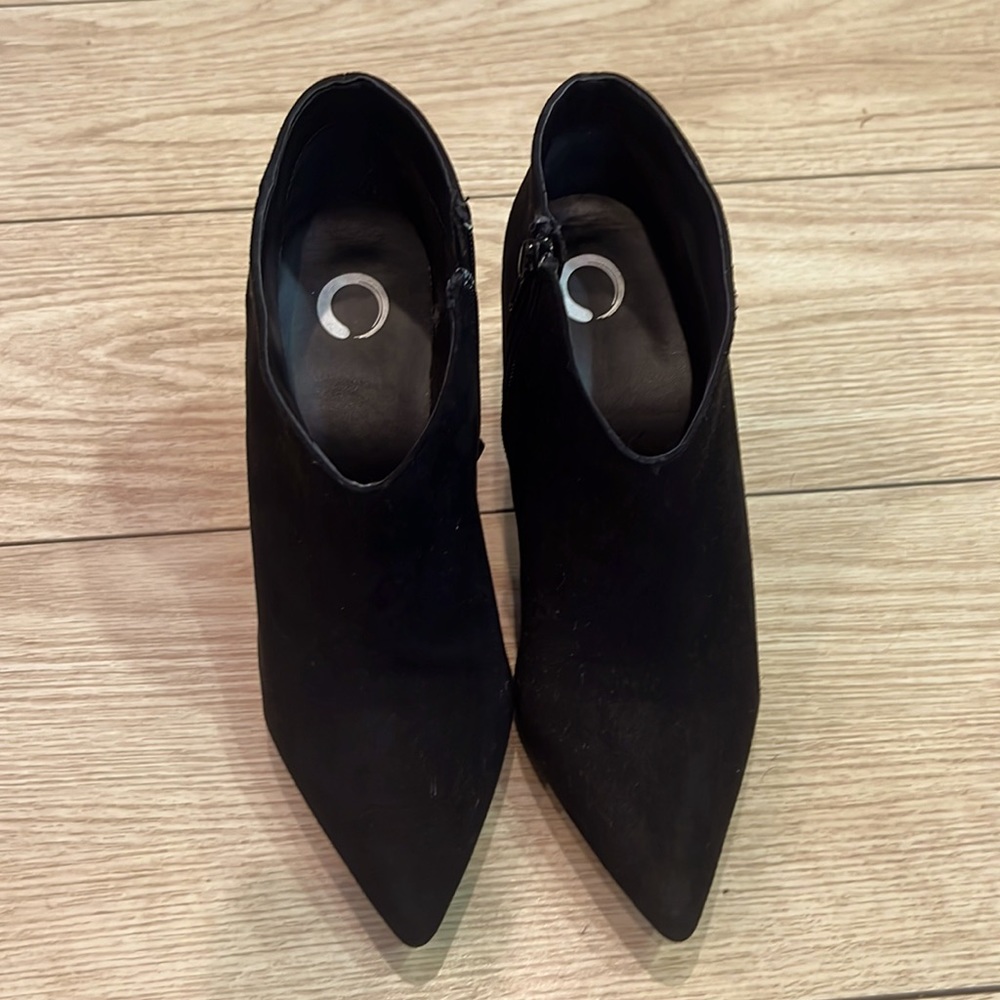 Journee Collection Demmi Booties in Black
